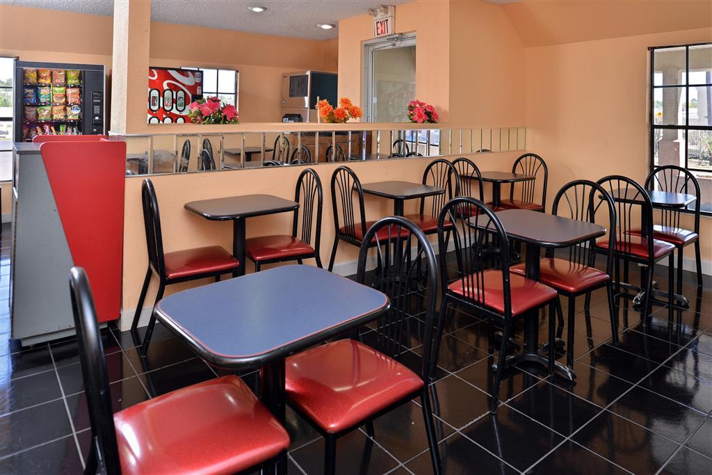 קונרו Americas Best Value Inn מתקנים תמונה