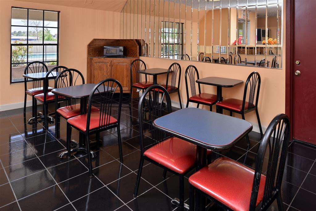 קונרו Americas Best Value Inn מתקנים תמונה